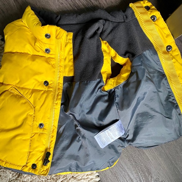 Gap Kids Puffer Vest 12-18 months - Picture 5 of 6